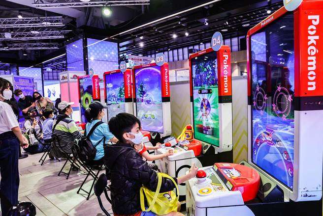 宝可梦加傲乐游戏体验会设置多达20台以上机台让玩家抢先体验新模式。（罗永铭摄）