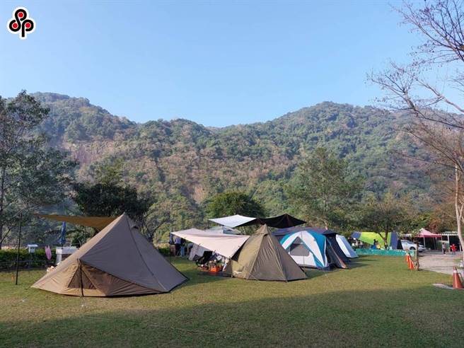 环保署今天预告修正草案指出，为避免露营场产生的冲洗式厕所排水及生活杂排水排污染水体，应妥善收集处理并设置足够处理量污水处理设施，否则明年7月1日起最高罚300万元罚锾。（报系资料照）