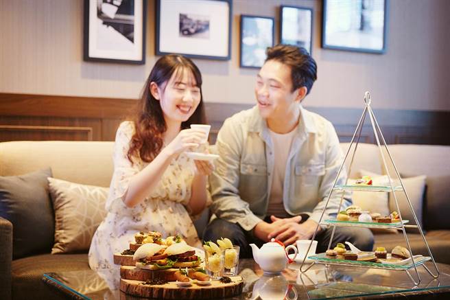 「台湾茶下午茶」提供9款甜点及5款咸点，可任选中、西、日式茶款或咖啡搭配。(JR东日本大饭店台北提供)