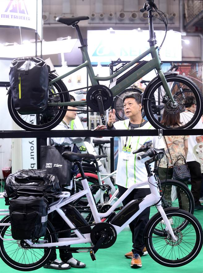 受惠电动辅助自行车深受民眾喜爱，海内外热销，今年展出多款电辅车，更有多家电子大厂跨域投入电动自行车零件及电机系统的发展，展现台湾科技岛的实力，全力抢攻欧美等海外电辅车市场。（黄世麒摄）