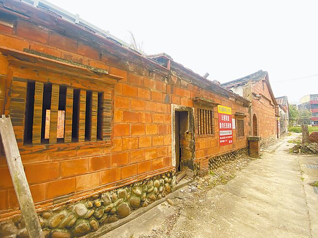 新竹市浸水南街杨家古厝21日获指定为市定古蹟，成为新竹市第42处古蹟。（陈育贤摄）