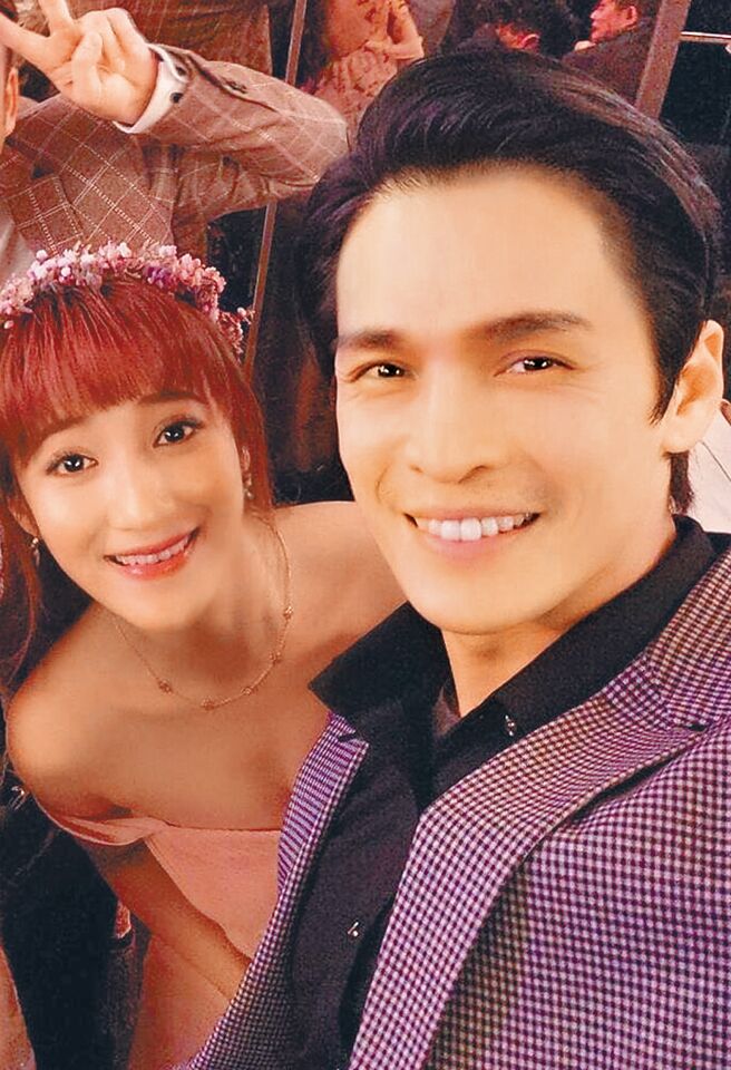 GINO（右）曾與夏宇禾出席藝人婚禮。（摘自臉書）