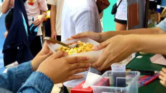 獨家》鳳山高中園遊會大玩「無塑」活動 減塑量破1萬3 多件