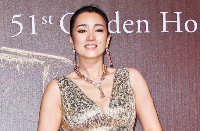 巩俐最近被捕捉到与外籍老公十指紧扣的画面。(图/中时资料照)