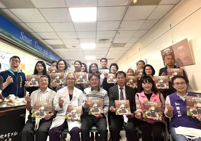 《亲爱的阿嬷永远伫遮》─竹山秀传举办陈绸公益绘本展。（竹秀提供／廖志晃南投传真）