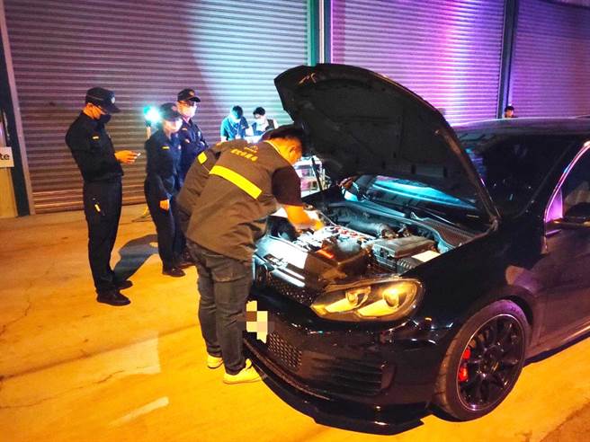 大甲警分局22日晚上8-10时，在后里区甲后路二段与后科路三段路口，採封闭式路检，结合环保局及监理站实施噪音检测，规画执行防制危险驾车勤务。(警方提供)