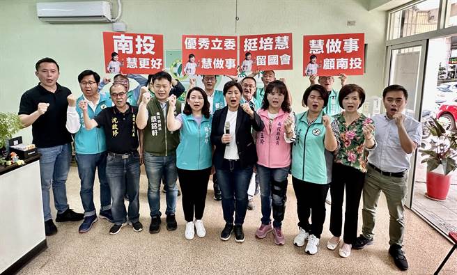 立委蔡培慧完成党内提名登记，力拚连任。（廖志晃摄）