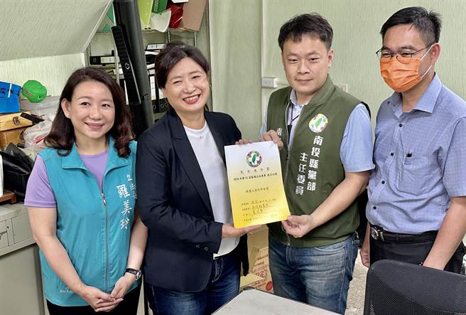 立委蔡培慧完成党内提名登记，力拚连任。（廖志晃摄）