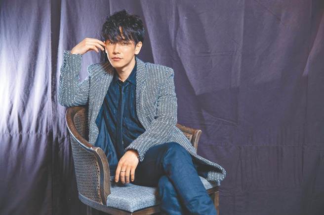 佐藤健3年前曾来台宣传电影，如今再度展现魅力为黑松茶饮代言。（陈俊吉摄）