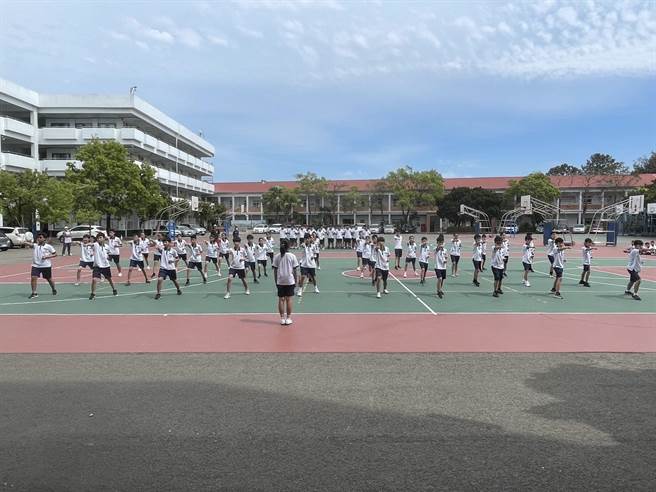 竹南镇君毅中学重要传统打莒拳活动，23日下午登场。（君毅中学提供／谢明俊苗栗传真）