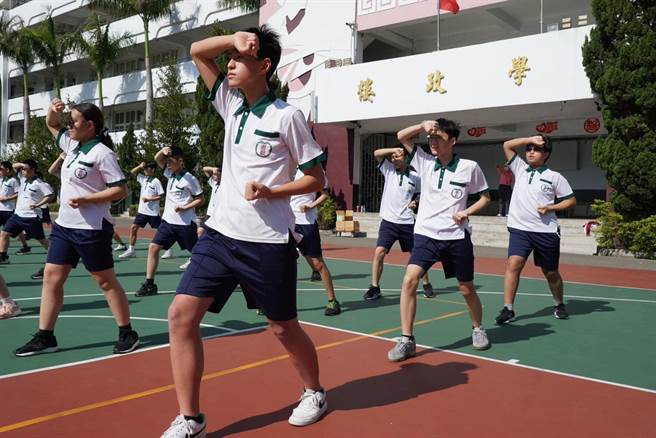 竹南镇君毅中学重要传统打莒拳活动，23日下午登场。（君毅中学提供／谢明俊苗栗传真）