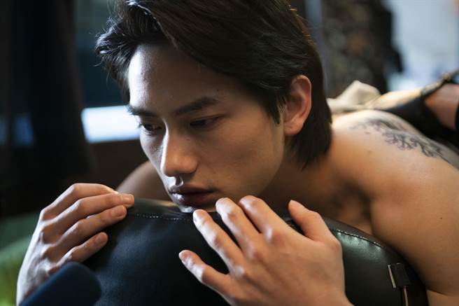 范少勋的无名尸角色生前孤单。（爱奇艺国际站提供）