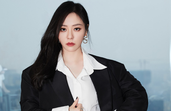 女星张靓颖近日因为身体抱恙缺席活动。（图／微博）