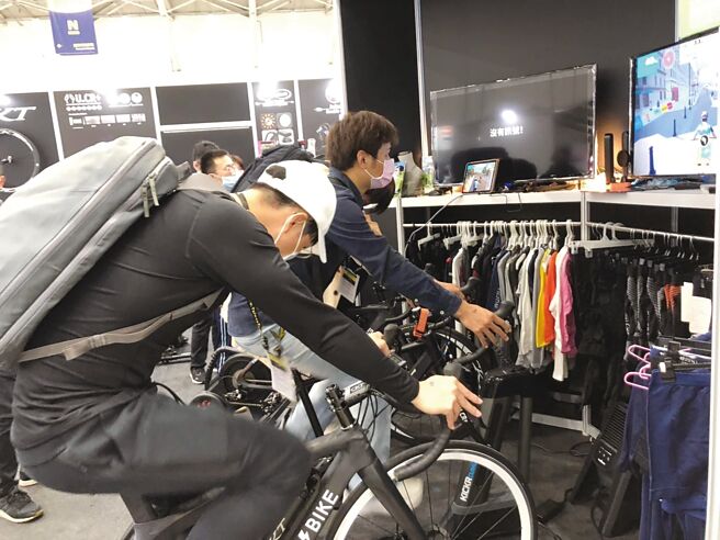 T-SoX于自行车展展出环状运动及T-SoX训练台，供民眾体验。 图／必和创意设计提供