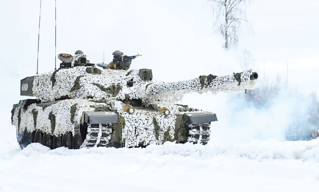 英国将向乌克兰提供挑战者2型坦克，以帮助乌克兰。（摘自英国国防部官网）