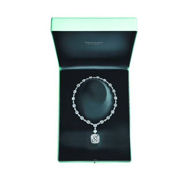 Tiffany高级珠宝系列铂金镶嵌总重逾106克拉钻石项炼，是全场最贵的珠宝作品。（ Tiffany提供）