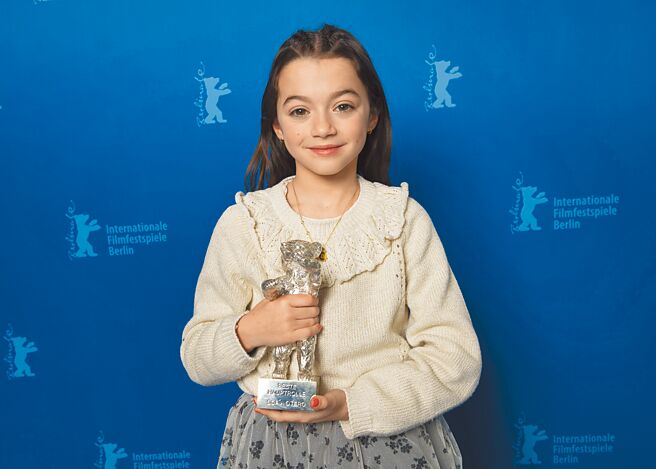 本届柏林影展最佳女主角由年仅八岁的索菲亚欧黛洛获得。（柏林影展提供）