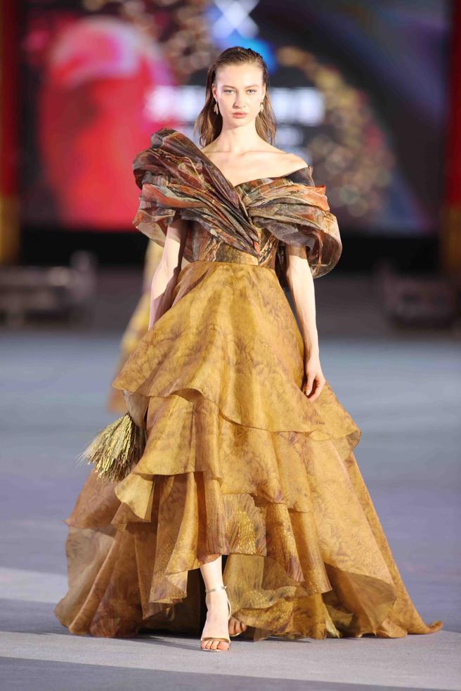 C JEAN × 王清霜（漆艺）。（臺北时装周提供）