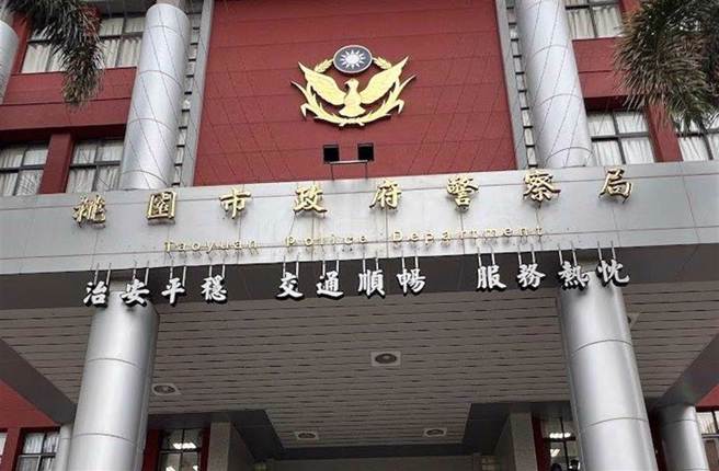 桃园平镇一名37岁男子昨日深夜疑不当管教小孩，惊险画面全被民眾拍下。（中时资料照）