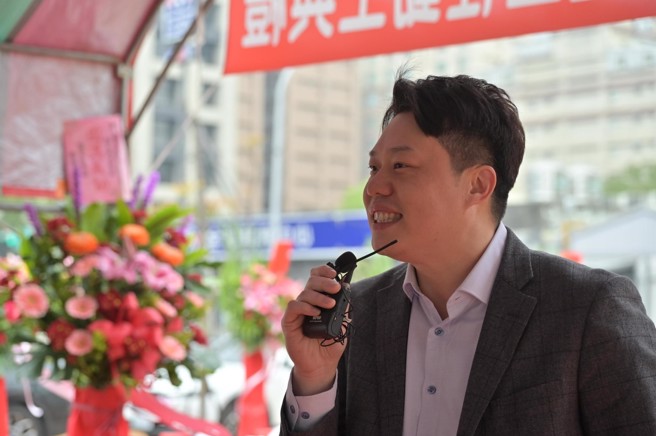 鉅力建设负责人陈宽豪期许将充满情感的「起家厝」成为幸福的延伸。(图/业者提供)