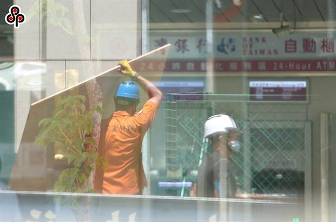 劳动部官员表示，已从疫情特别预算中再编列3400万元预算，只要依约正常还款者，将全额补贴159万劳工升息半码的贷款利息。（报系资料照）