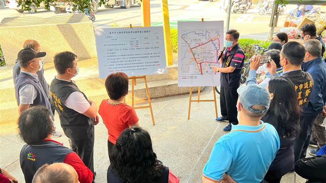 台中市大雅区老旧水管规画汰换，预计有3000户受惠，立委杨琼璎听取简报。（陈淑娥摄）