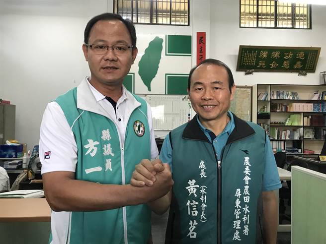 民进党立委党内初选登记最后一天，已领表的屏东县议员方一祥经苏嘉全协调下，让贤黄信茗登记。（谢佳潾摄）