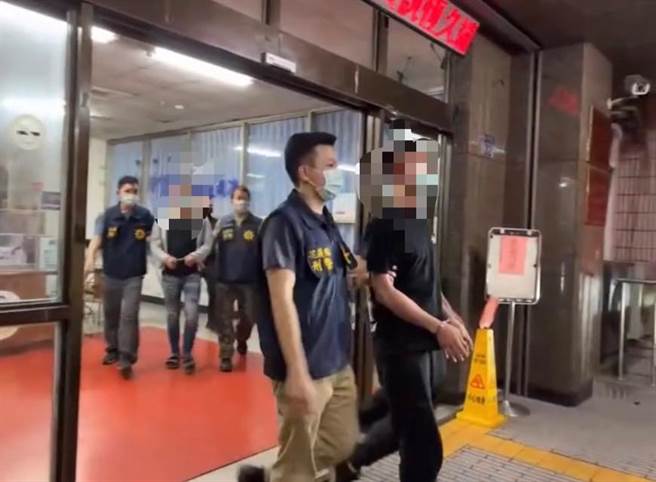 邱男日前參加竹聯幫明仁會春酒，高調炫耀，在花蓮還涉嫌搶毒品，遭花蓮警方逮捕。（花蓮警分局提供）