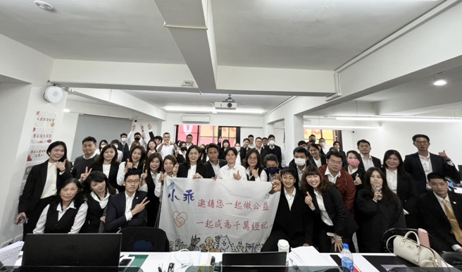 陈彦妤自去年底开始获邀至友店分享成功经验，她将酬劳全数捐给公益团体，爱心不落人后。(图/永庆房产集团)