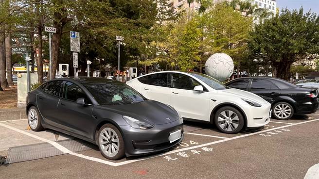 台中市充电车格7月1日起将採累进费率收费管理。（交通局提供／张亦惠台中传真）