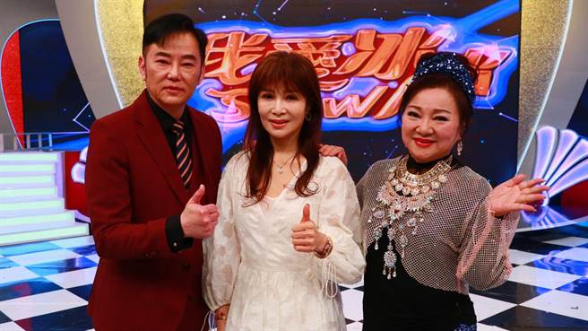 蔡秋鳳（中）日前上白冰冰（右）、陽帆主持的《我愛冰冰Show》。（中視提供）