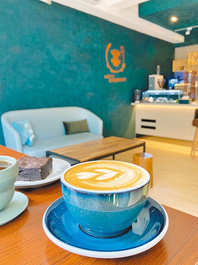 「迴禾‧Round」隐身于捷运新店站周边，以咖啡厅结合物理治疗，舒缓现代人的压力情绪。（徐沛琪摄）