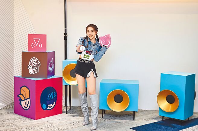 艾薇将推出新专辑，日前受邀献唱。（环球音乐提供）