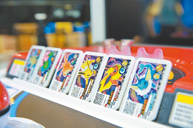透过宝可梦加傲乐卡匣就能与游戏中的宝可梦对战，击败对手就有机会带走新卡匣。（SEGA提供）