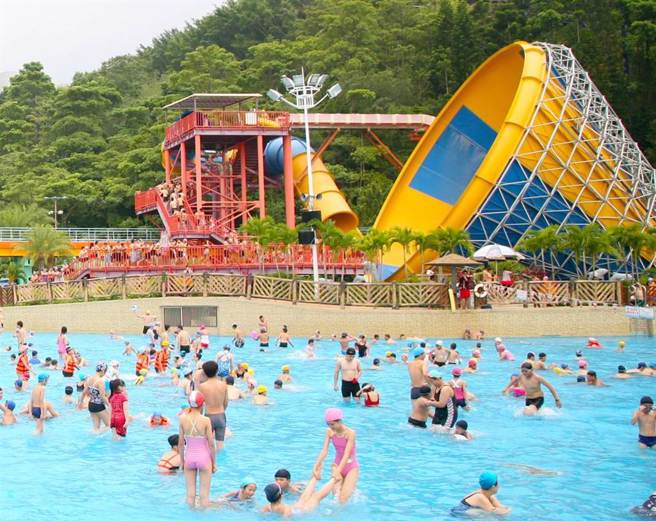 狒狒脱逃事件，剑湖山小编火力全开。(本报资料照)