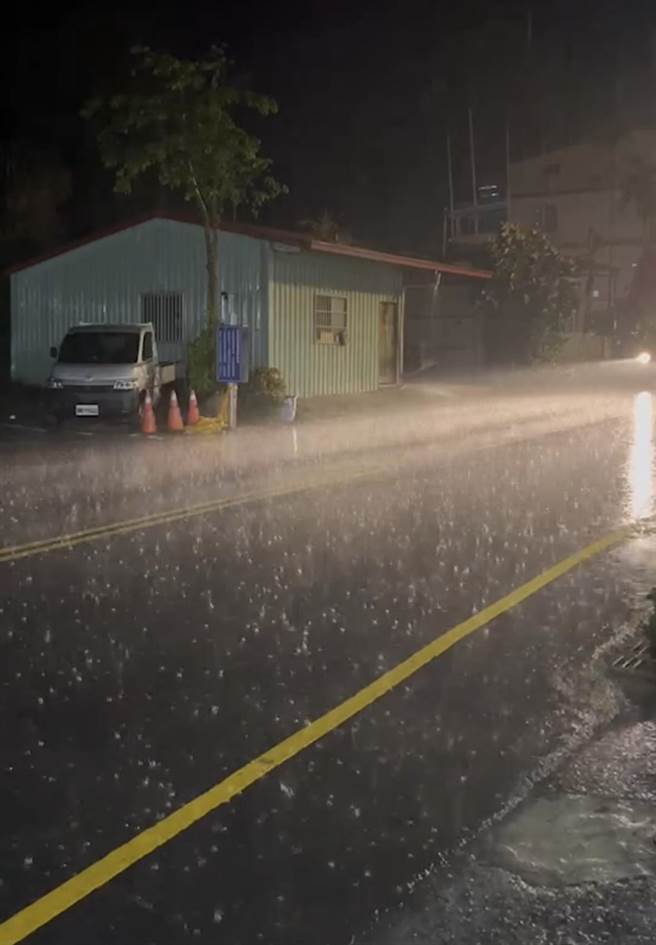 遲來春雨稍止渴，大地乾涸盼甘霖。（日月潭風管處提供／廖志晃南投傳真）