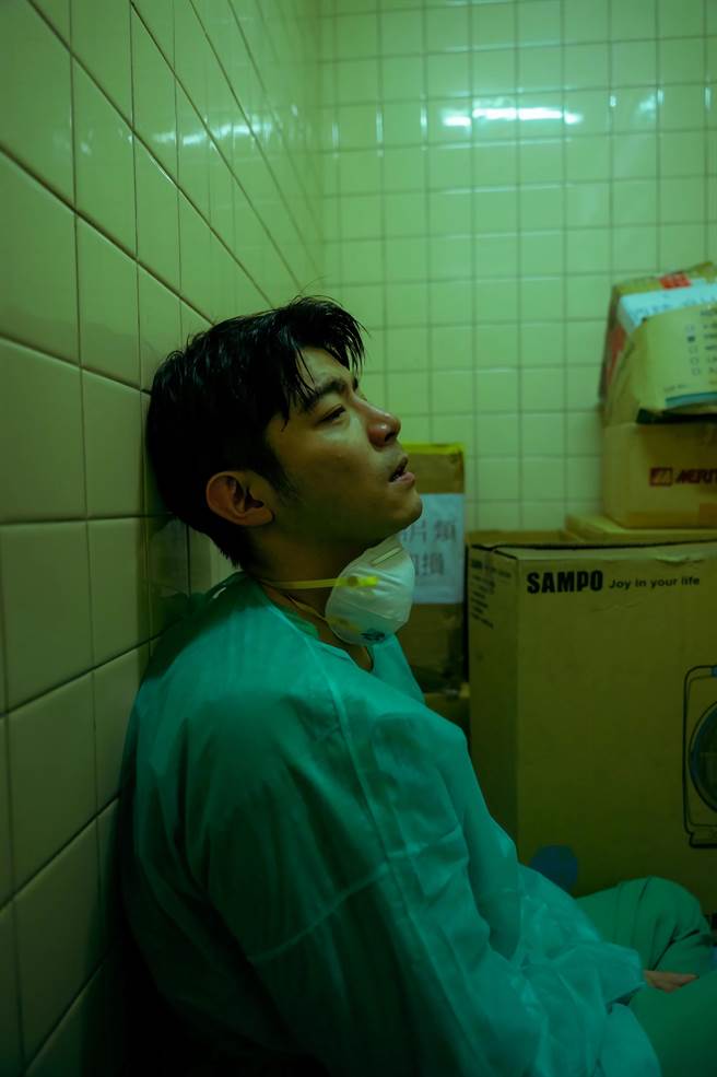 王柏杰歷时3天拍摄《疫起》手术戏。（CATCHPLAY提供）