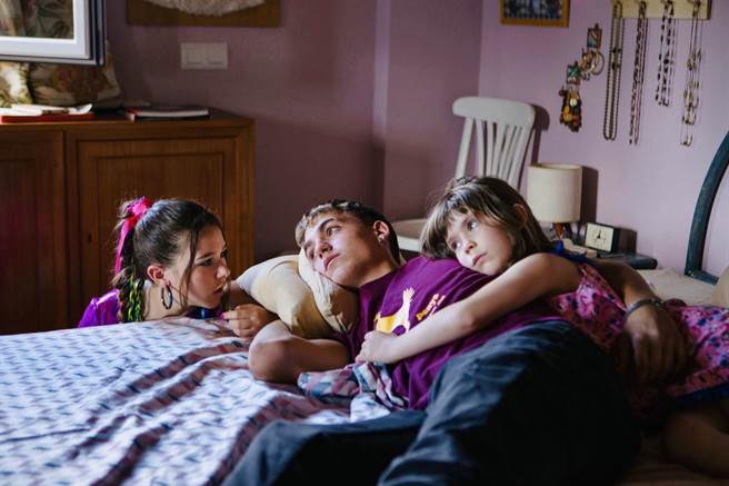 亞伯特波世飾演家族中的叛逆兒子。（海鵬提供）