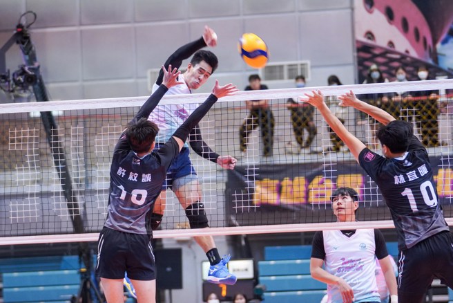 连庄Bryan扣杀取分。(中华排协提供)