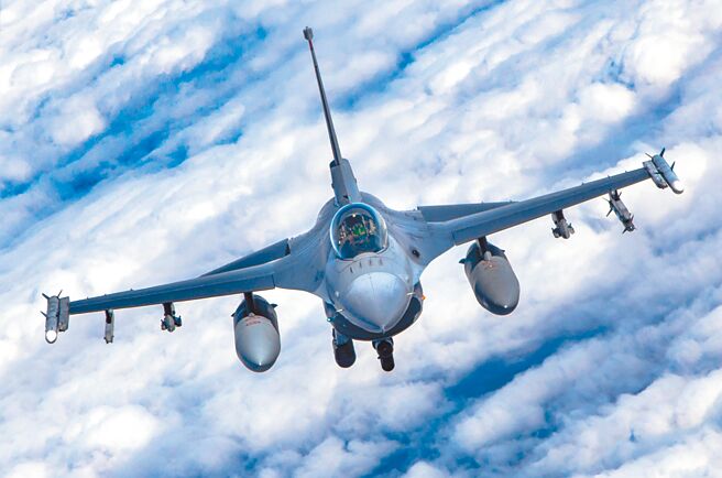 美国情报单位判断23日攻击叙利亚一处联军基地的无人机源自伊朗，美军出动多架战机发动空袭反击，炸死11名亲伊朗武装分子。图为美军战机。（摘自美国空军官网）