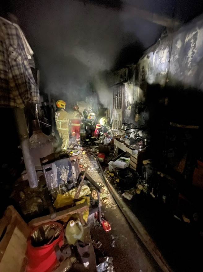 雲林縣斗六市臨時屋火警，中年女子逃生不及喪命。（雲林縣消防局提供／張朝欣雲林傳真）
