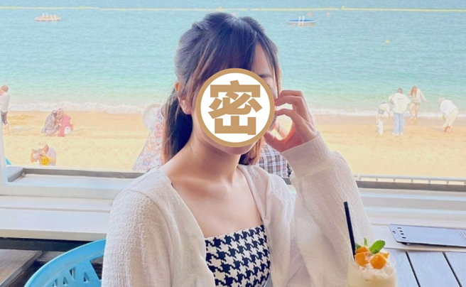 王倩荷乱入其他主播新闻播报画面，引起热议。(图/王倩荷 IG)