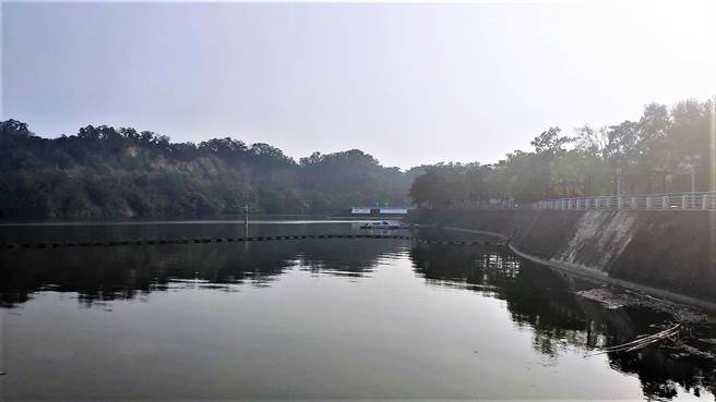 明德水庫目前水情吃緊。（李京昇攝）