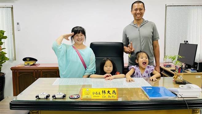 东势警分局25日举办「小小警察体验营」，小朋友相当开心。（警方提供／陈淑娥台中传真）