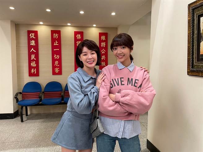 周宇柔劇中媽媽竟然是波波蓁。（民視提供）