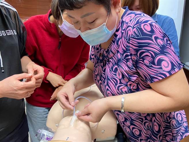 嘉义县办理家庭照顾者照顾知能实务研习。（嘉义县政府提供／廖素慧嘉县传真）