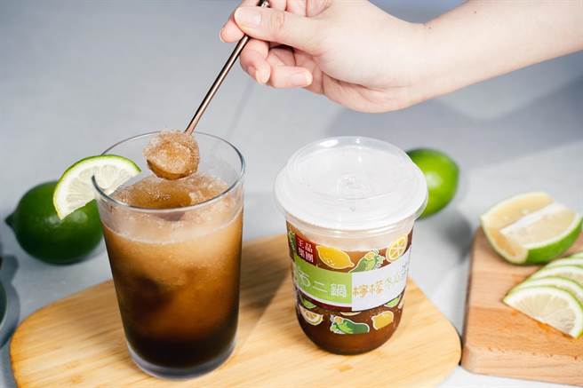 OKmart「石二锅冬瓜柠檬冰沙」酸甜沁凉，65元。（OKmart提供）