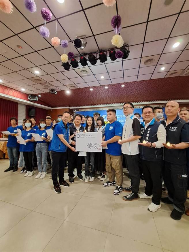 苗栗县青工总会26日举行新卸任总会长交接典礼。（国民党苗栗县党部提供／李京升苗栗传真）