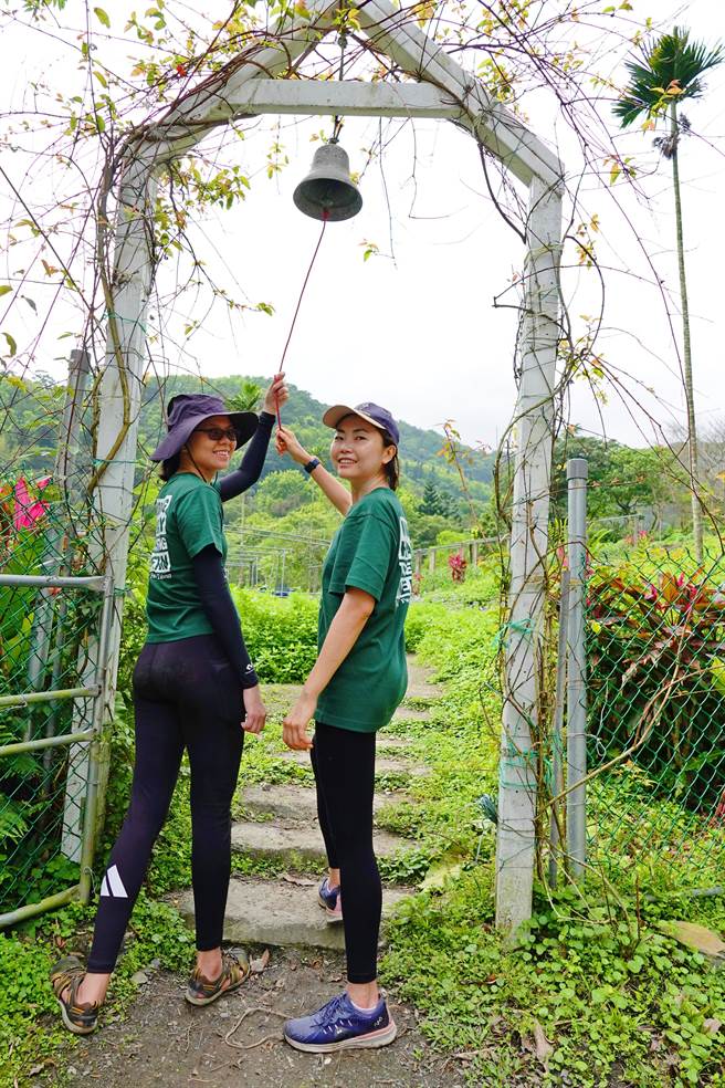 陈秀婷（左）和王龙芬（右）真的很喜欢台湾人的友善跟热情。（头城农场提供／吴佩蓉宜兰传真）