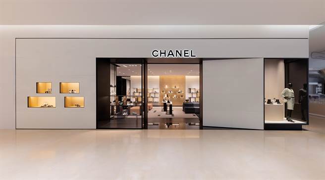 香奈儿于高雄汉神重新改装开幕的鞋履专卖店。（CHANEL提供）